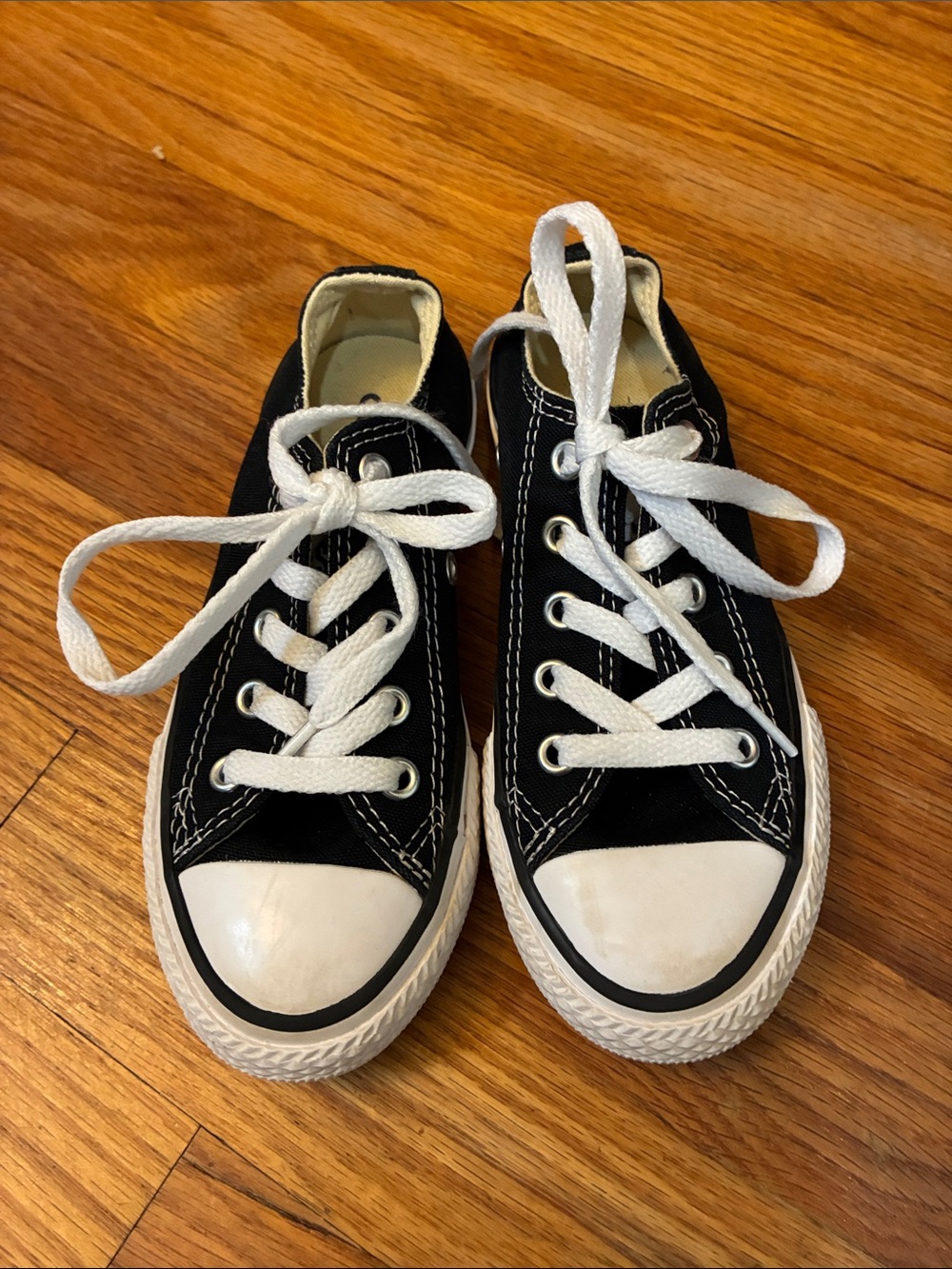 Kids Black Canvas Low-Top Converse size 11